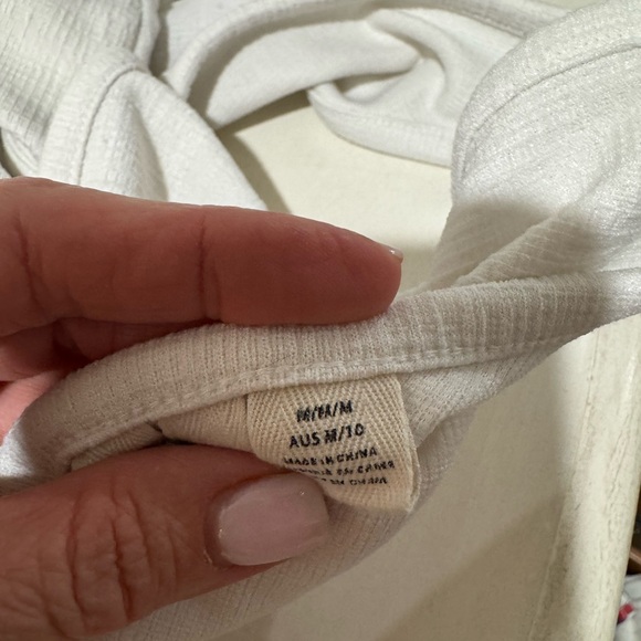 Roxy White Textured Tank Top medium - Picture 7 of 7